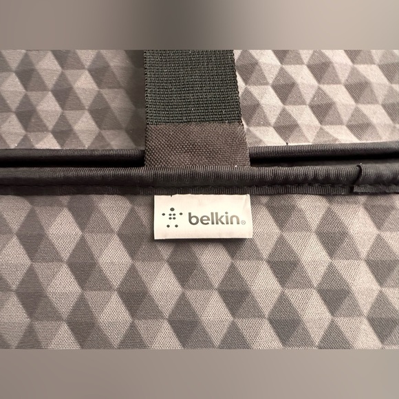 Belkin Air Black Protect Laptop Sleeve Case Protector - 11" Laptops Chromebooks - Picture 10 of 16